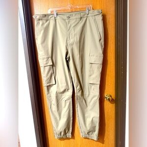 NWT Tretorn Cargo Khaki Performance Jogger Pants Size 40/32. Style #5110008818